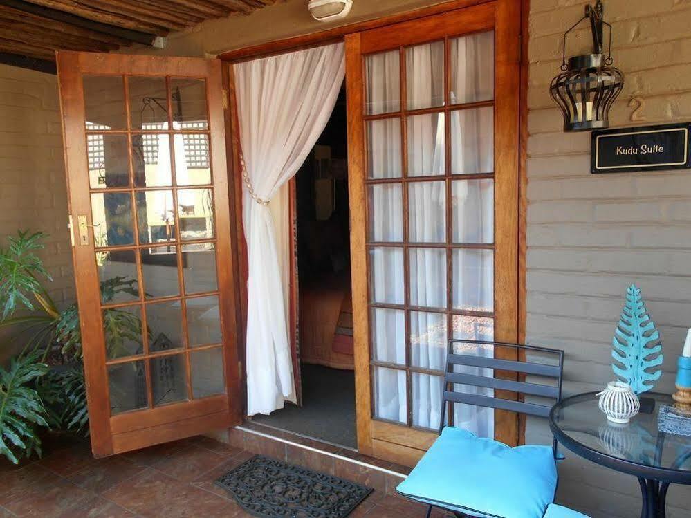 Ama Zulu Guesthouse & Safaris Hluhluwe Exterior photo